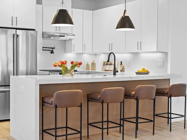 25 Everett St #Penthouse 5, Boston, MA 02128
