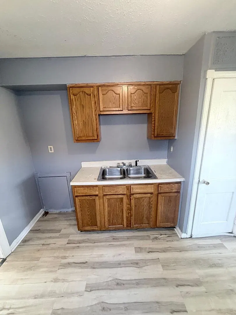 Charming 2-Bedroom Single-Family Home on Cleveland's West Side! — Photo 3
