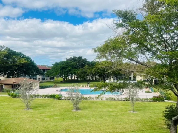 200 SW 132nd Way #306 L, Pembroke Pines, FL 33027