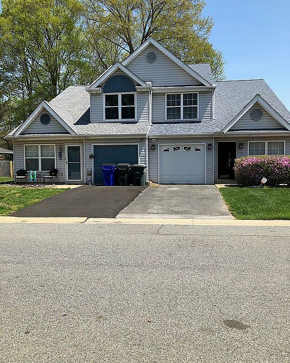 1st image of 1 Forest Glen Ct