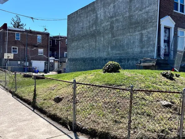 1762 Mohican St, Philadelphia, PA 19138