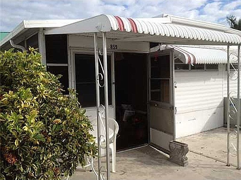 1st image of 859 Nettles Blvd
