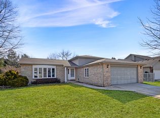 16353 S Fieldstone Pl, Lockport, IL 60441