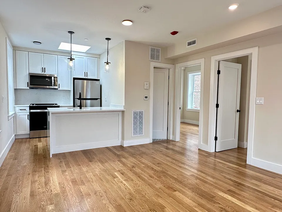 64 N Margin St #4RR