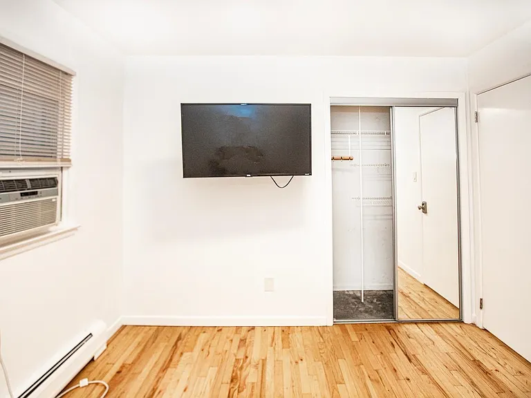 391 Manila Ave #3 — Photo 14