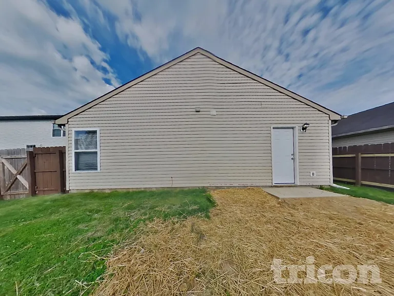 1836 Farm Meadow Dr — Photo 17