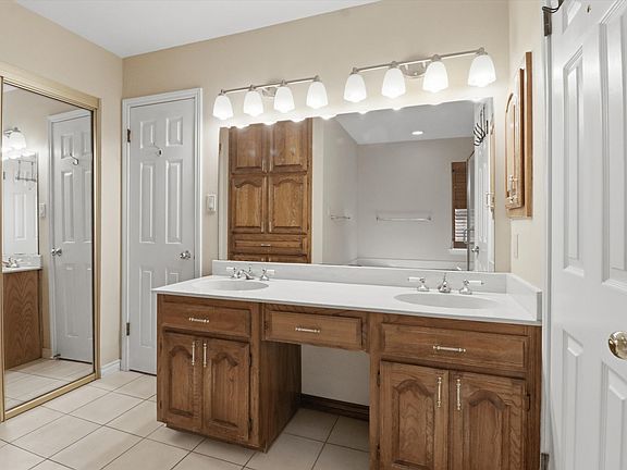 2nd image of 300 Saint Durney Ct