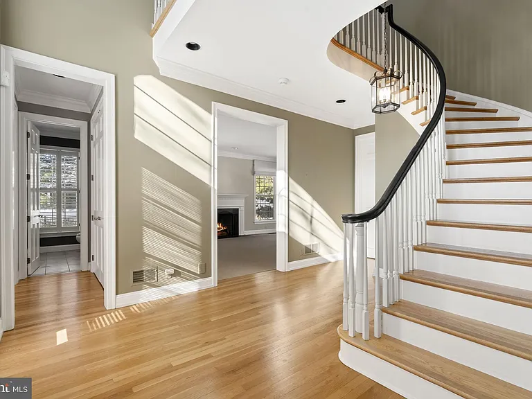 841 Mount Moro Rd — Photo 10