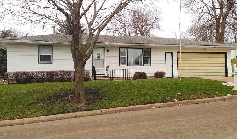 1st image of 1006 Belmont St