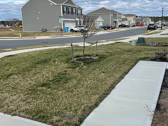2nd image of 1345 Fairview Ln
