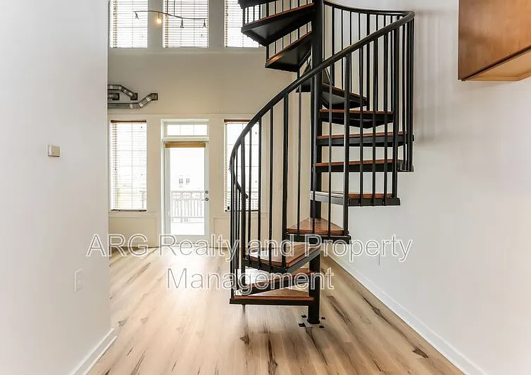 265 18th St NW #2432 — Photo 3