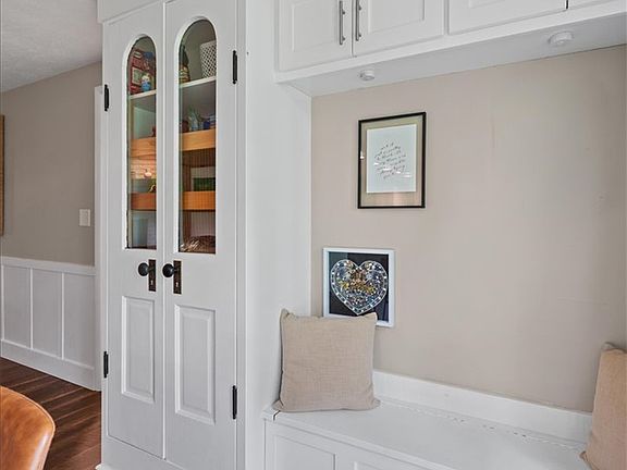 4th image of 465 Southbrook Dr