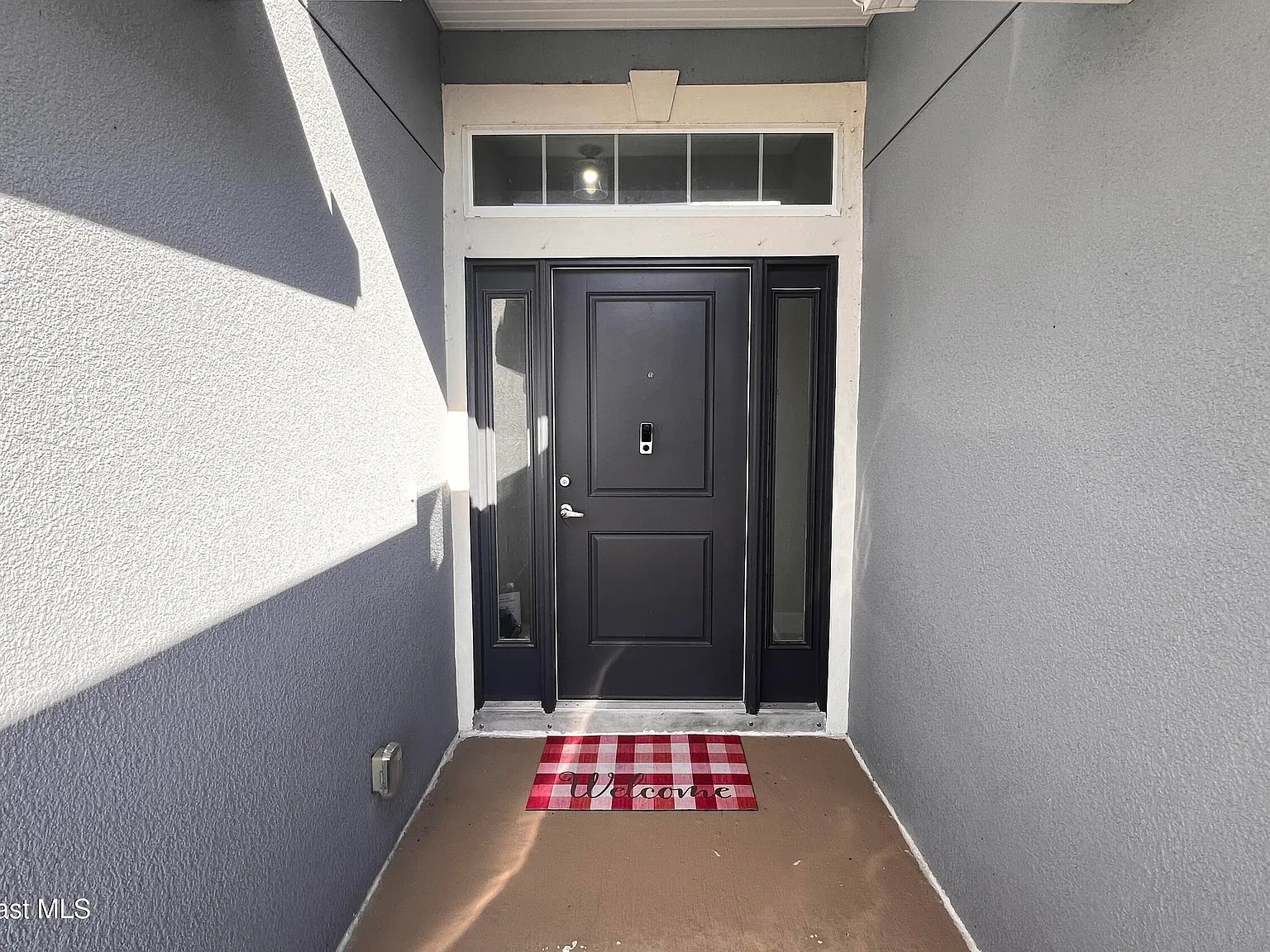 4 bed, 2.0 bath, 1668 sqft, $2,300 — Photo 2