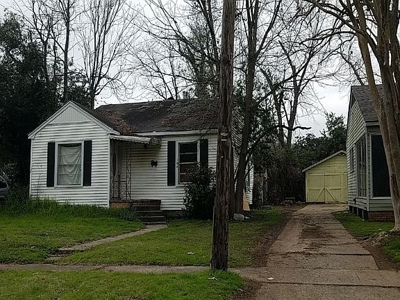 3rd image of 104 E Ratcliff St
