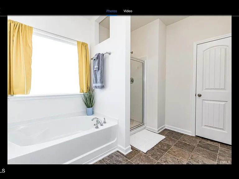 805 Scarlet Ln — Photo 11