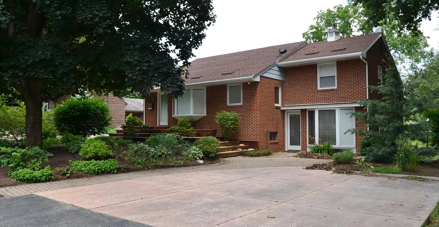 1608 W Union St photo 1