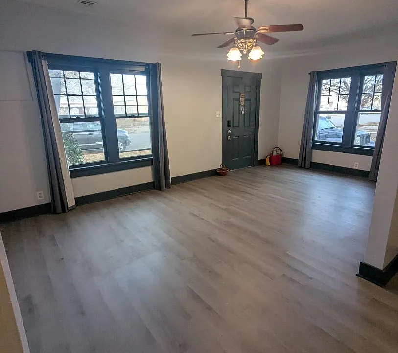 211 W 10th Ave