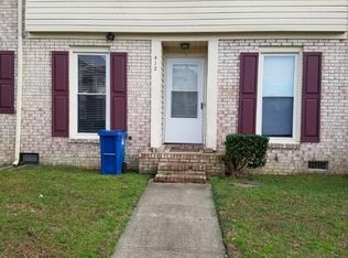 412 Kirkcaldy Ct, Fayetteville, NC 28314