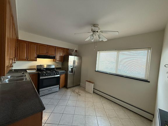 5th image of 670 Marilyn Ave APT 205