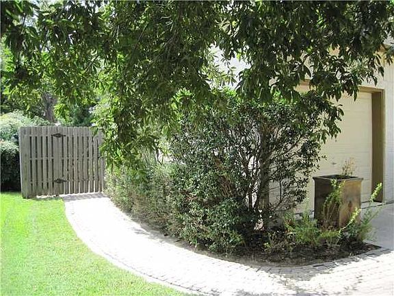 4th image of 3011 Cedar Elm Ln