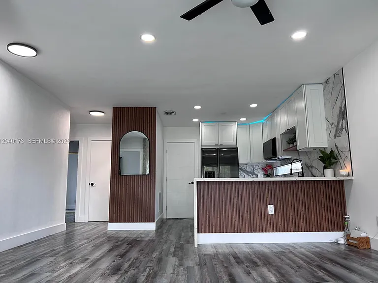 2425 SW 26th Ln — Photo 5