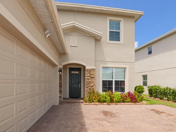 1327 NW Leonardo Circle, Port St Lucie, FL 34986