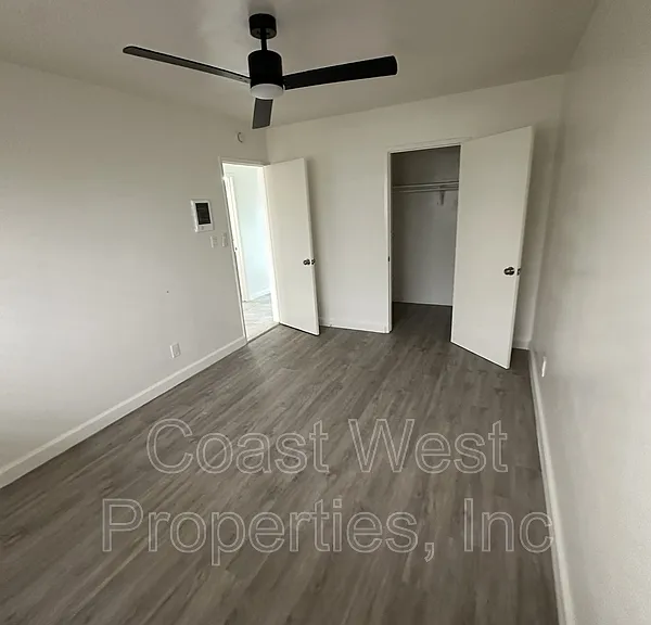 Mauna Loa Apartments — Photo 22