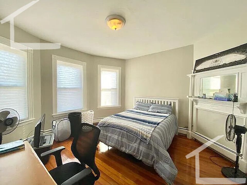 1st image of 4 Bucknam St #4