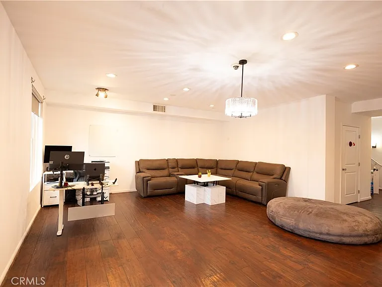 1901 S Victoria Ave #105 — Photo 20