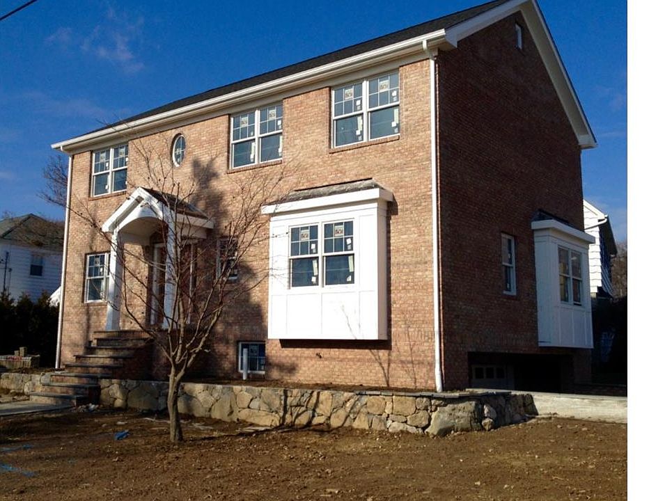 1st image of 95 Rose Ave