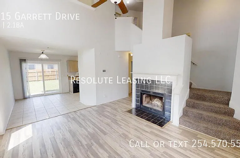 2215 Garrett Dr — Photo 3