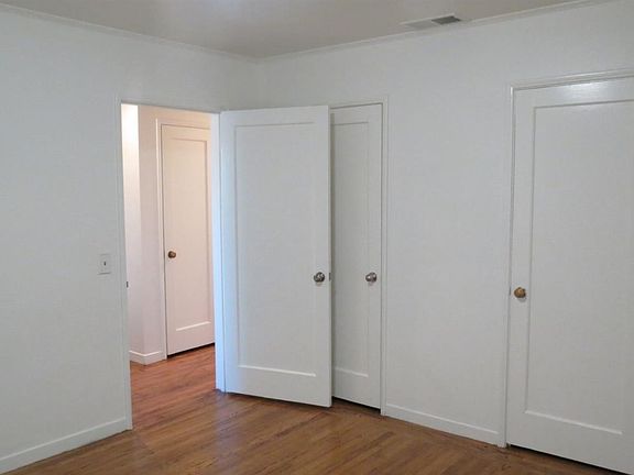 5th image of 3719 Hoover St