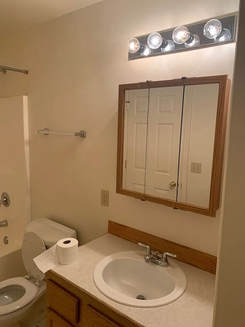 705 Benjamin Ave Duplex — Photo 4