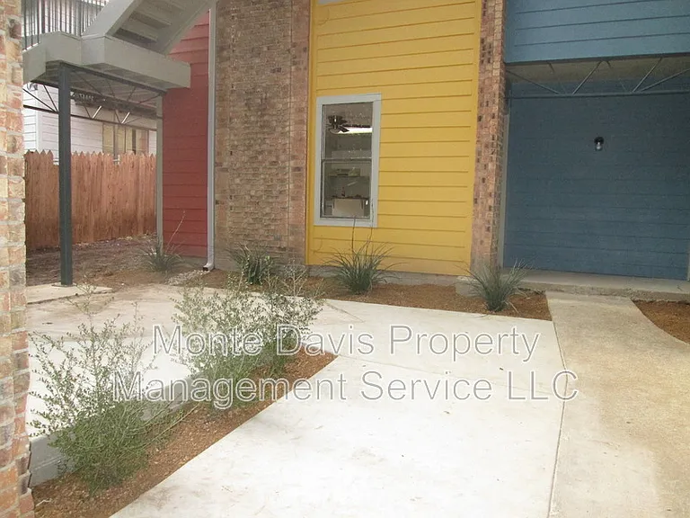 513 S Park Dr #301 — Photo 3