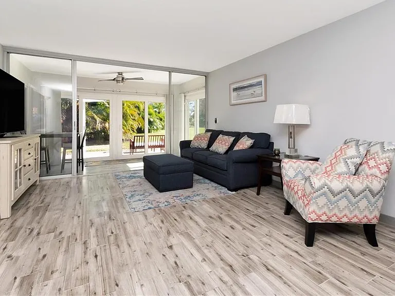 10351 Regal Dr #8 — Photo 11