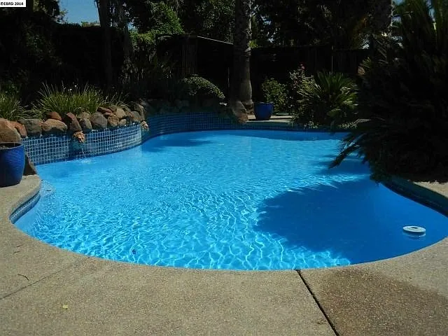 815 Woodsong Ln photo 1