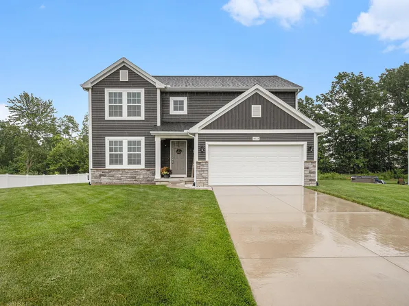 8638 Prairie Stone Dr, Byron Center, MI 49315