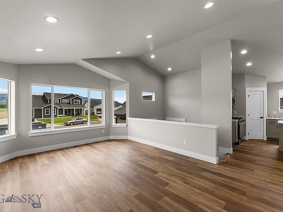 3rd image of 2305 Oriole Dr