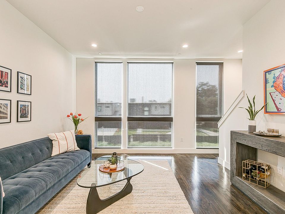 1st image of 4419 Cabell Dr #205
