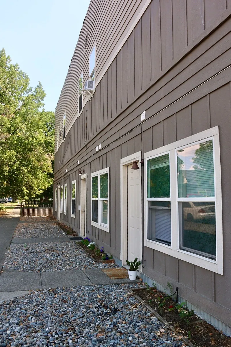 Building Photo - Astor Terrace