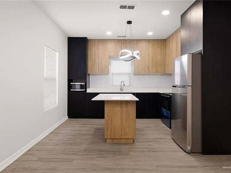 4504 Larkspur Ave #2 — Photo 5