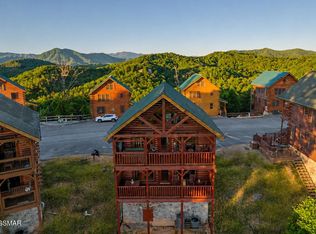 2819 White Oak Ridge Ln, Sevierville, TN 37862