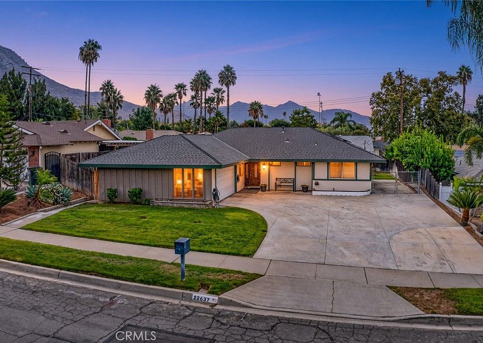 1st image of 22637 La Paix St