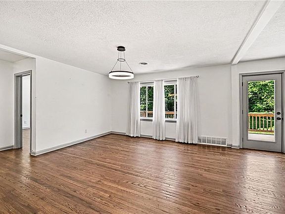 5th image of 613 E Red Rd