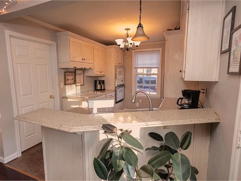 6404 Highway 100 #B — Photo 5