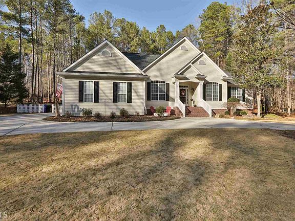 3rd image of 120 Glenwood Chase