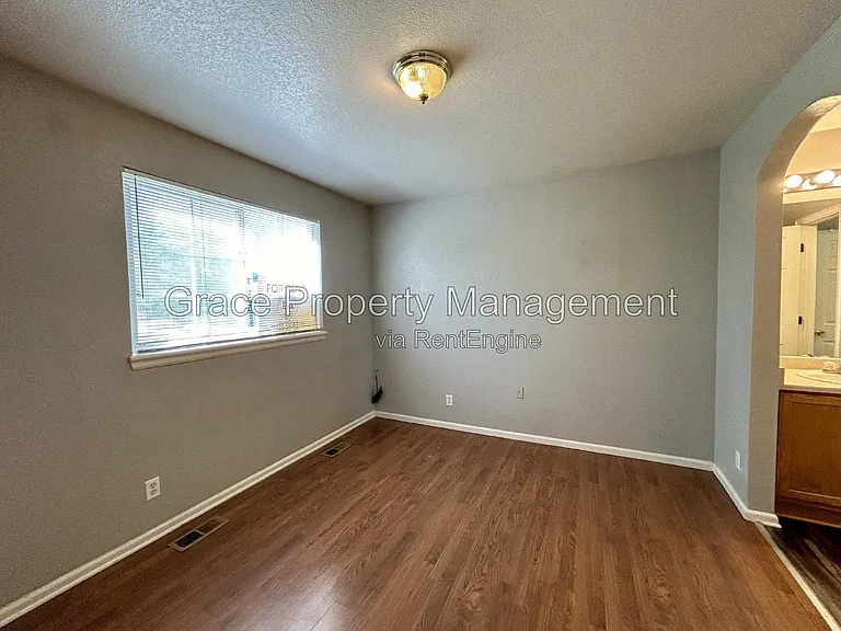 424 W 91st Cir — Photo 7