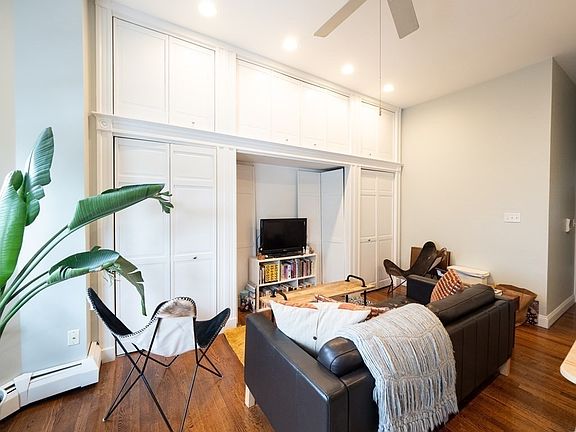 4th image of 25 Fort Ave #2