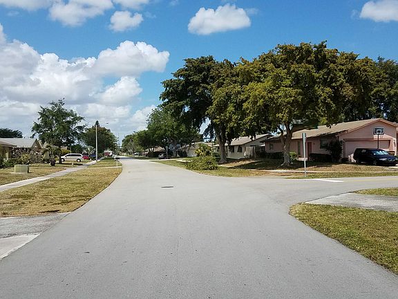 4th image of 1325 SW 25th Ave