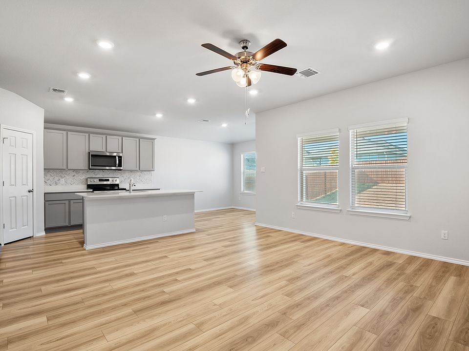 Living/Kitchen/Dinning